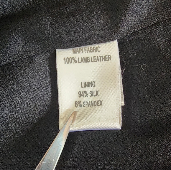 St. John Metallic Lambskin Leather Moto Biker Vest Silk Lined Sz 2 - Picture 15 of 16